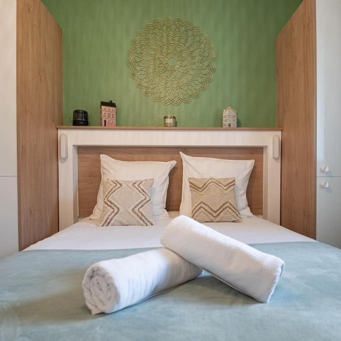 Équemauville Appartement Avec Terrasse, Piscine, Parking, Honfleur מראה חיצוני תמונה