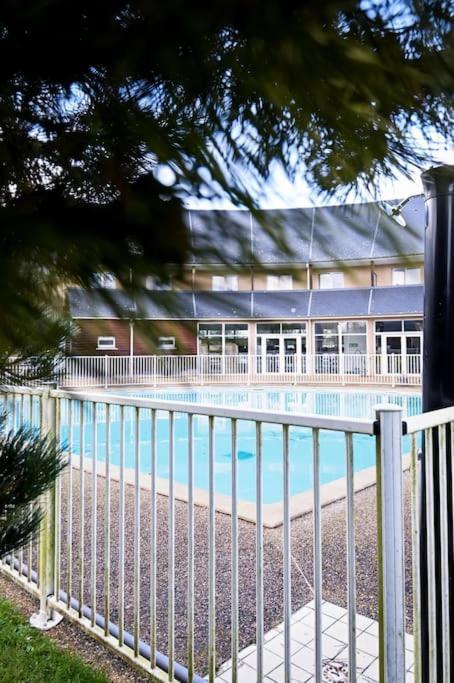 Équemauville Appartement Avec Terrasse, Piscine, Parking, Honfleur מראה חיצוני תמונה